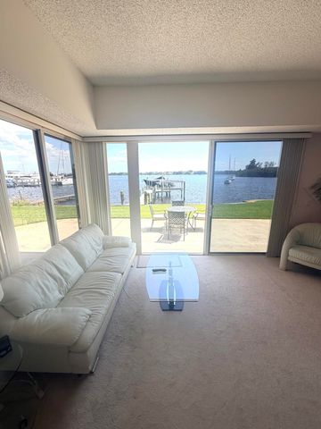 3312 SE Morningside Blvd, Port St Lucie, FL 34952
