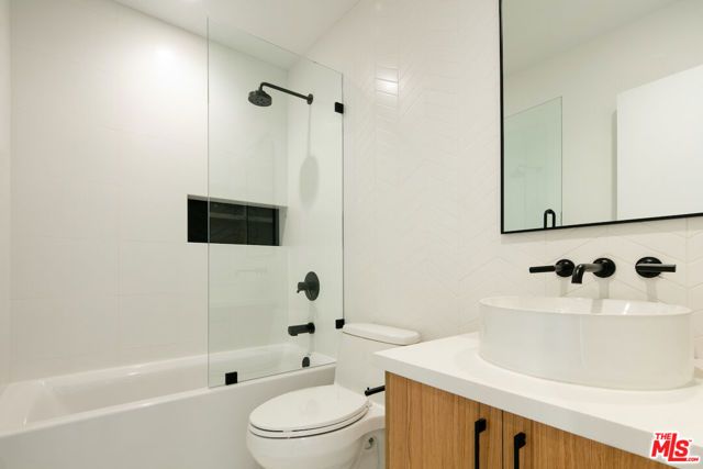 2811 3rd Street 8, Santa Monica, CA 90405