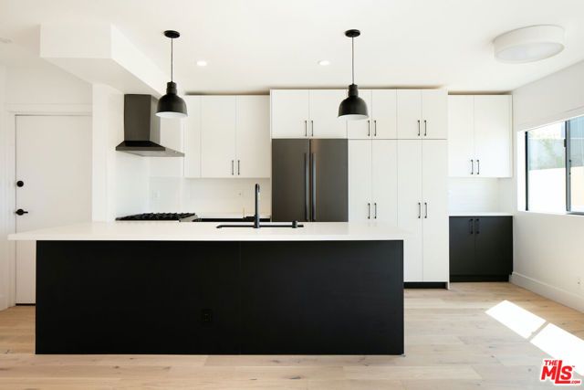 2811 3rd Street 8, Santa Monica, CA 90405