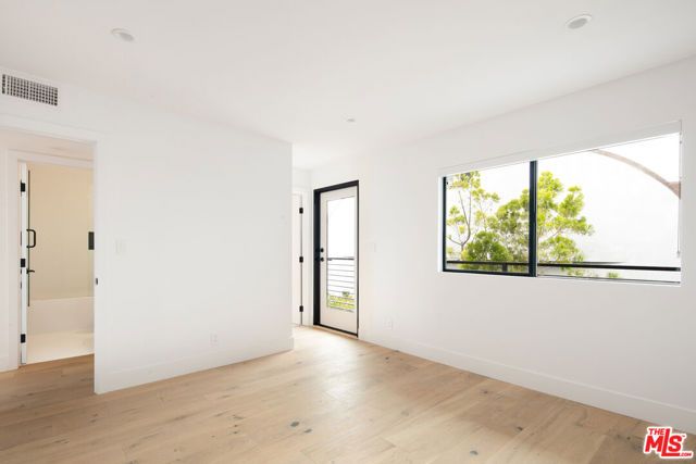 2811 3rd Street 8, Santa Monica, CA 90405