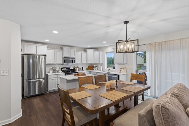 240 SE Dorr Court, Pleasant Hill, IA 50327