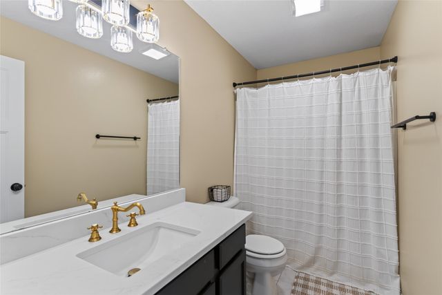 240 SE Dorr Court, Pleasant Hill, IA 50327