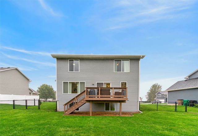 240 SE Dorr Court, Pleasant Hill, IA 50327
