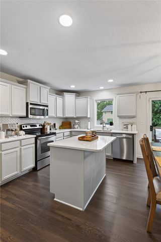 240 SE Dorr Court, Pleasant Hill, IA 50327
