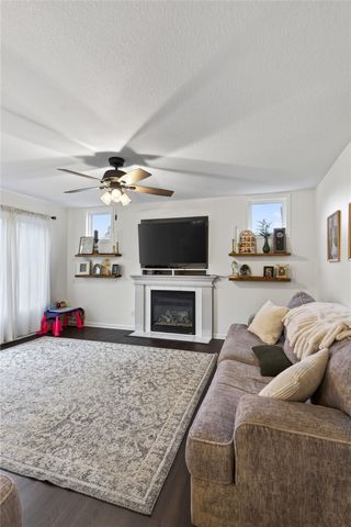 240 SE Dorr Court, Pleasant Hill, IA 50327