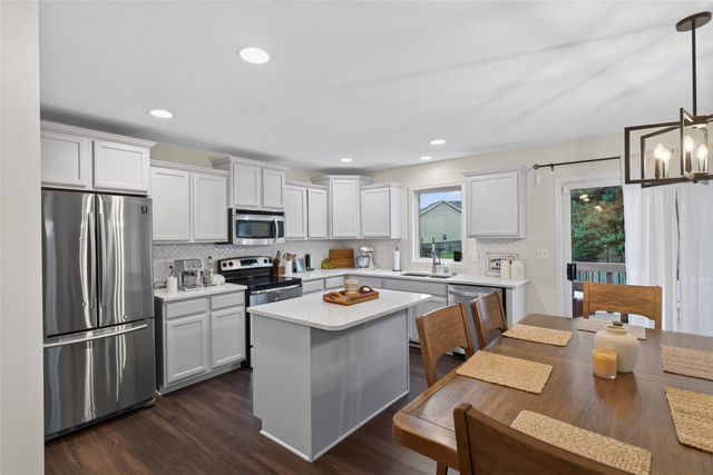 240 SE Dorr Court, Pleasant Hill, IA 50327