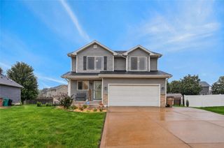 240 SE Dorr Court, Pleasant Hill, IA 50327