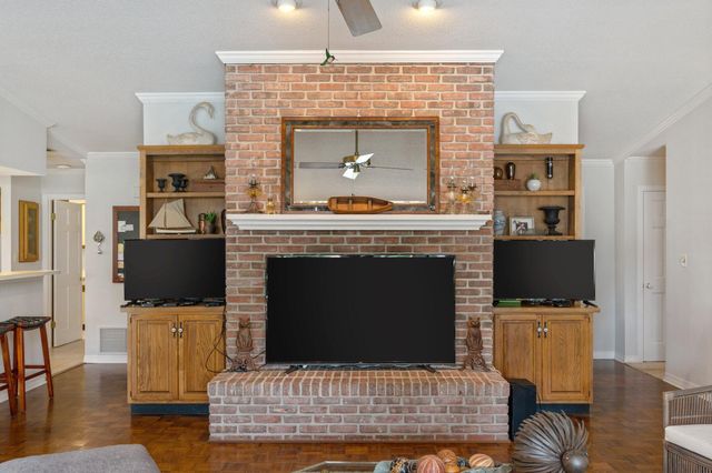 119 W Country Club Drive, Destin, FL 32541