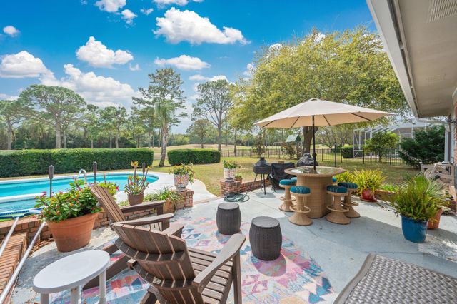 119 W Country Club Drive, Destin, FL 32541