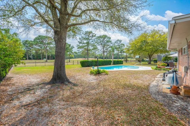 119 W Country Club Drive, Destin, FL 32541