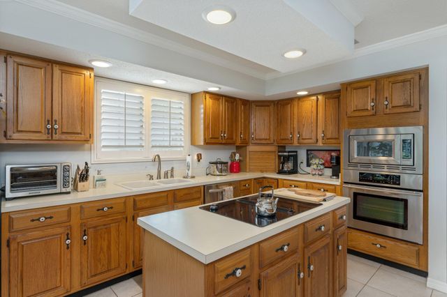 119 W Country Club Drive, Destin, FL 32541