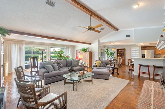 119 W Country Club Drive, Destin, FL 32541