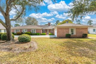 119 W Country Club Drive, Destin, FL 32541