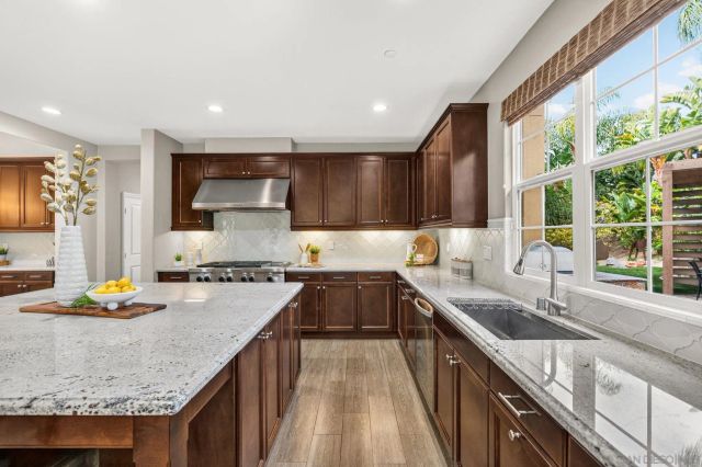 817 Dolphin, Encinitas, CA 92024