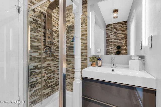 55 Telegraph Hill Road, Holmdel, NJ 07733