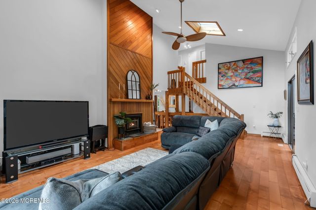 55 Telegraph Hill Road, Holmdel, NJ 07733