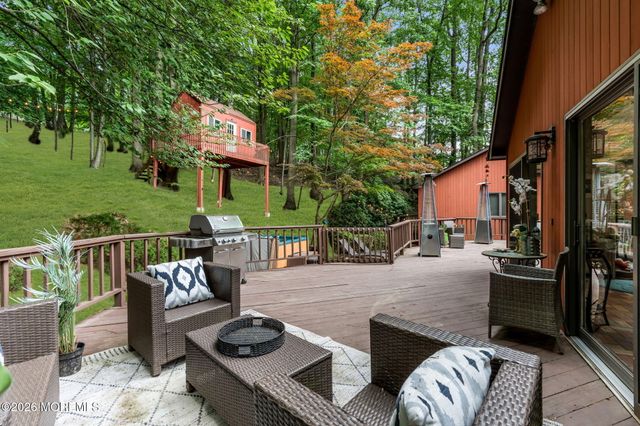55 Telegraph Hill Road, Holmdel, NJ 07733