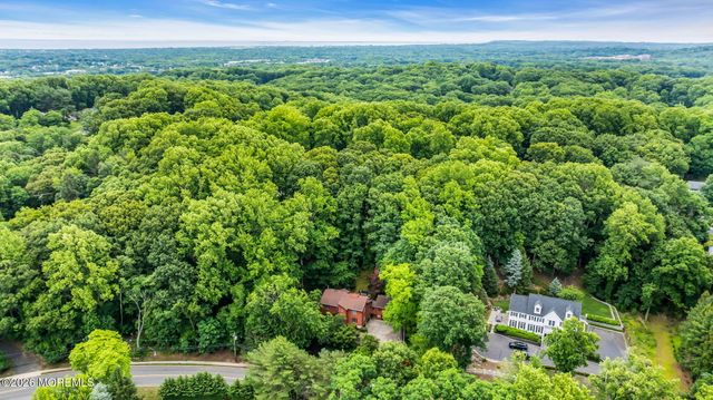 55 Telegraph Hill Road, Holmdel, NJ 07733