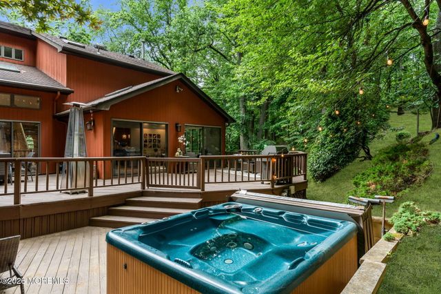 55 Telegraph Hill Road, Holmdel, NJ 07733