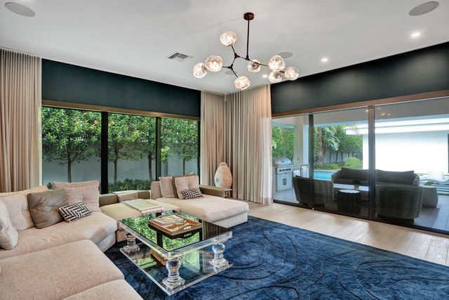 7 Tahoe Lane, Sea Ranch Lakes, FL 33308