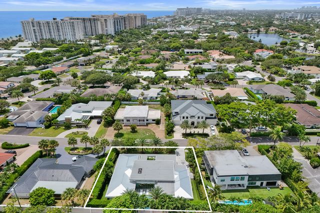 7 Tahoe Lane, Sea Ranch Lakes, FL 33308