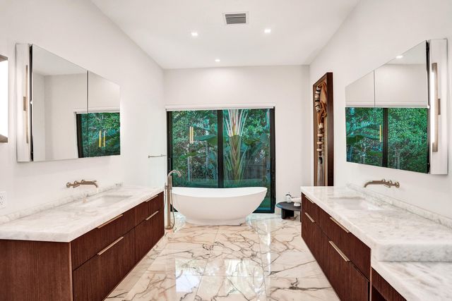7 Tahoe Lane, Sea Ranch Lakes, FL 33308