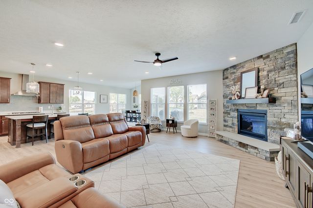 4068 Berry Chase Boulevard, Greenwood, IN 46143