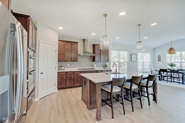 4068 Berry Chase Boulevard, Greenwood, IN 46143