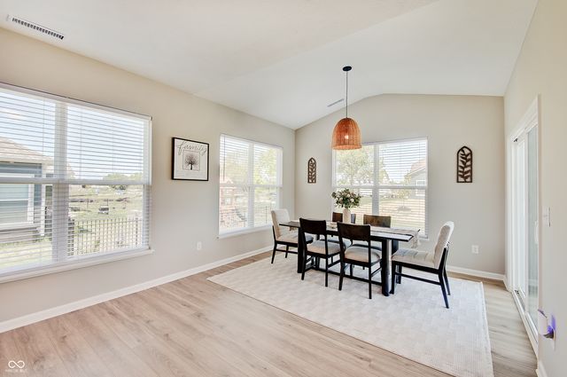 4068 Berry Chase Boulevard, Greenwood, IN 46143