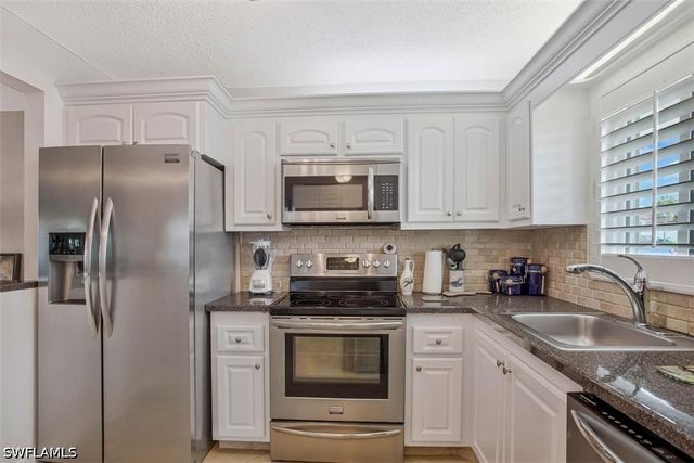 4318 27th CT SW 101, Naples, FL 34116