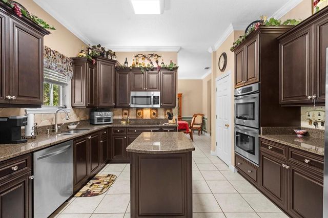 305 COUNTRY CIRCLE DRIVE E, Port Orange, FL 32128
