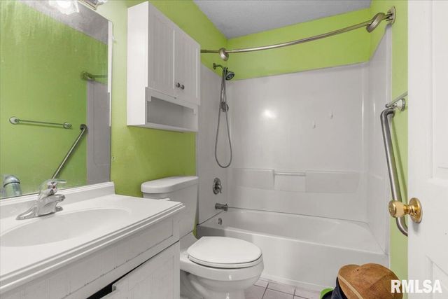 337 S Durkin Drive, Springfield, IL 62704