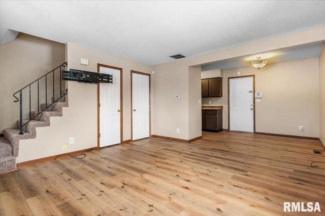 337 S Durkin Drive, Springfield, IL 62704