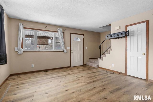 337 S Durkin Drive, Springfield, IL 62704