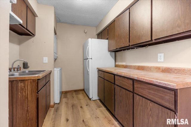 337 S Durkin Drive, Springfield, IL 62704