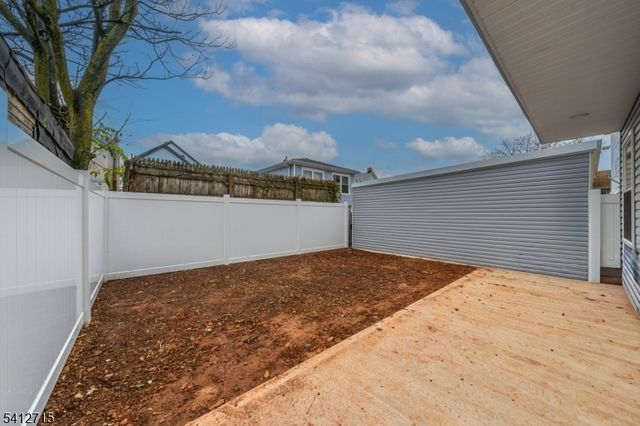 840 Martin St, Elizabeth City, NJ 07201