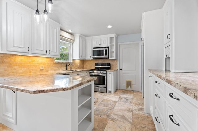 1328 Bingle Road, Houston, TX 77055