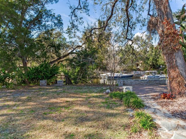 1214 E PARK CIRCLE, Tampa, FL 33604