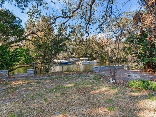 1214 E PARK CIRCLE, Tampa, FL 33604