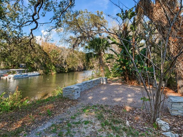 1214 E PARK CIRCLE, Tampa, FL 33604