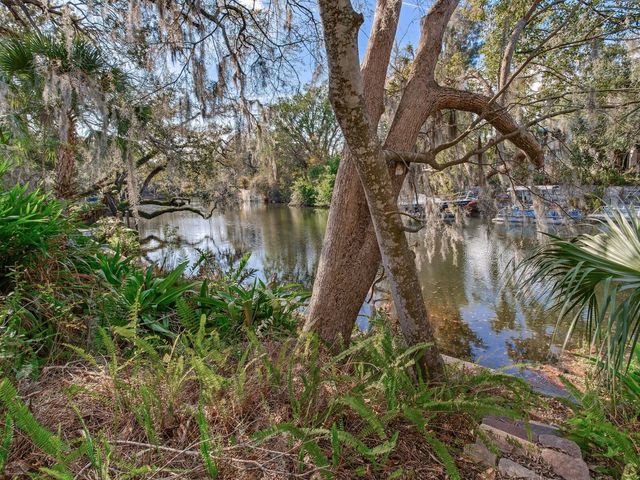 1214 E PARK CIRCLE, Tampa, FL 33604