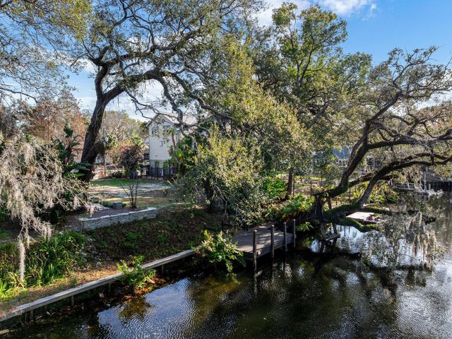 1214 E PARK CIRCLE, Tampa, FL 33604