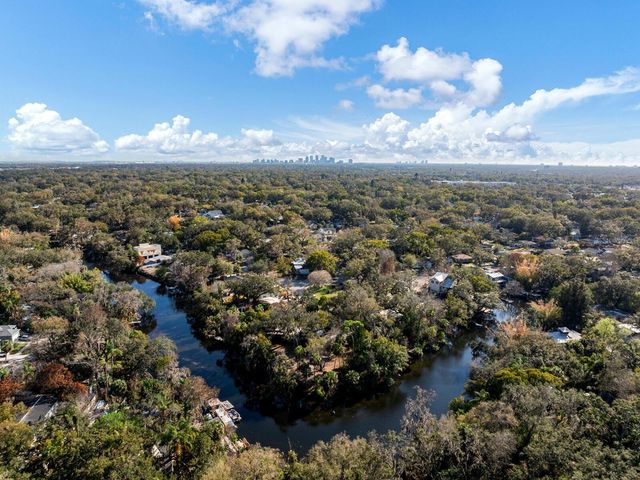 1214 E PARK CIRCLE, Tampa, FL 33604