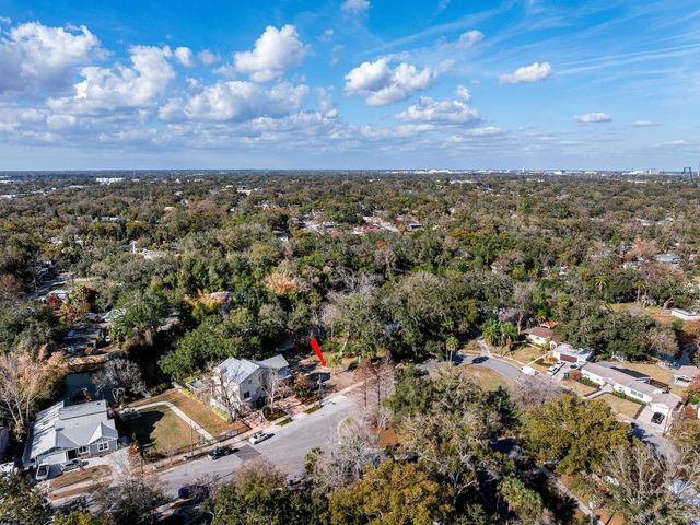 1214 E PARK CIRCLE, Tampa, FL 33604