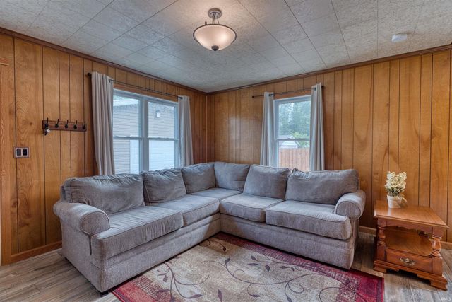 2012 Shelby Avenue, Evansville, IN 47714