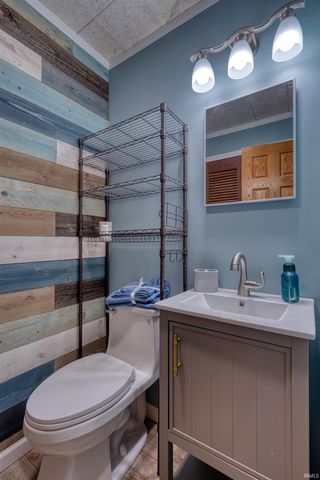 2012 Shelby Avenue, Evansville, IN 47714