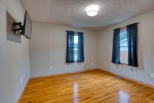 2012 Shelby Avenue, Evansville, IN 47714