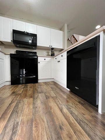 380 Oxford Oak Drive, Blacklick, OH 43004