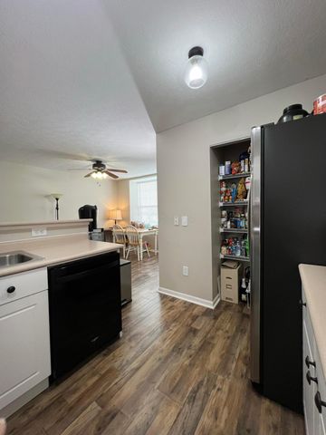 380 Oxford Oak Drive, Blacklick, OH 43004