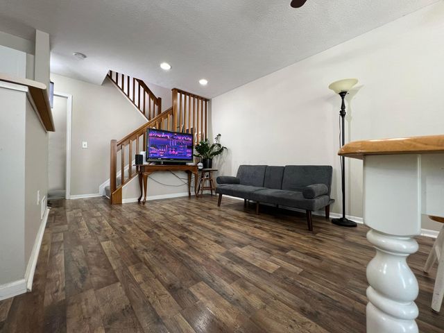 380 Oxford Oak Drive, Blacklick, OH 43004